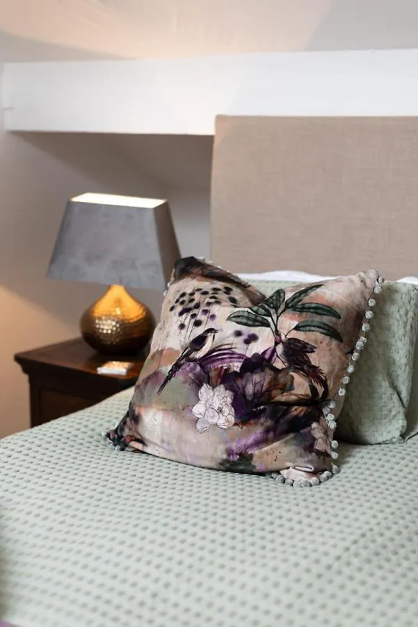 The Amazing Attik Apartment سكيبتون