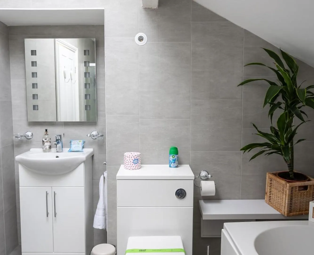 The Amazing Attik Apartment سكيبتون 0*,  المملكة المتحدة